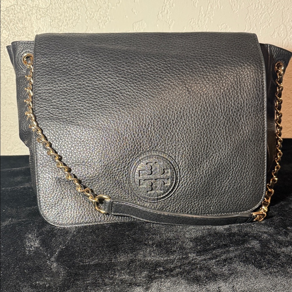 Tory Burch Black Leather Shoulder Bag with Chain Strap